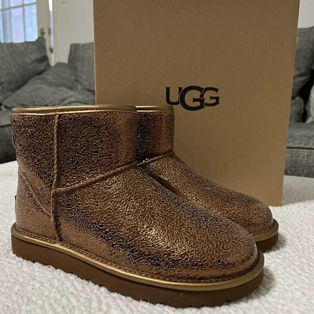 sold!NIB! UGG CLASSIC MINI METALLIC SPARKLE Size:7W - Picture 1 of 5